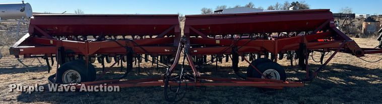 image for item DQ1577 International 7100  grain drill