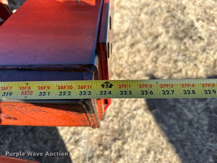 image for item DQ1577 International 7100  grain drill