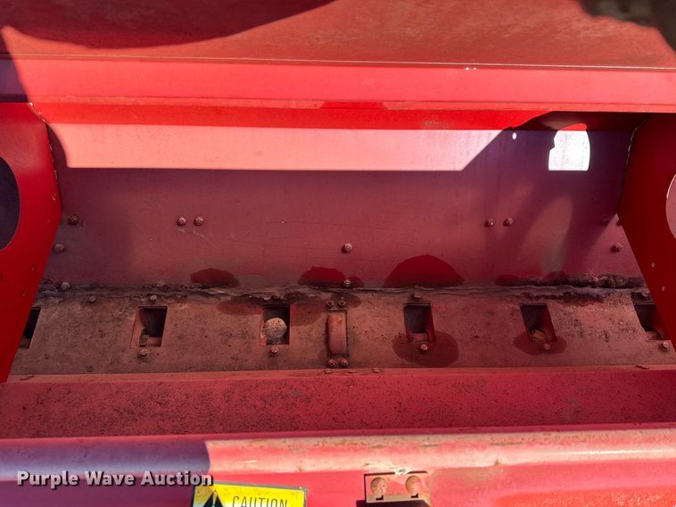 image for item DQ1577 International 7100  grain drill