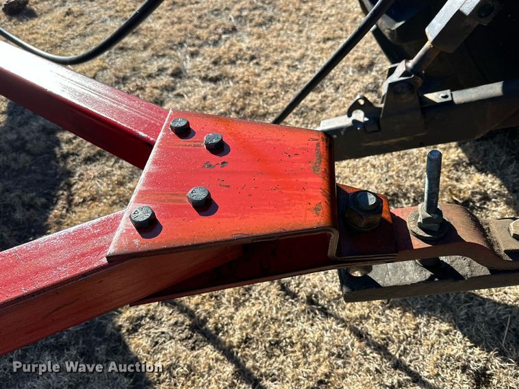 image for item DQ1577 International 7100  grain drill