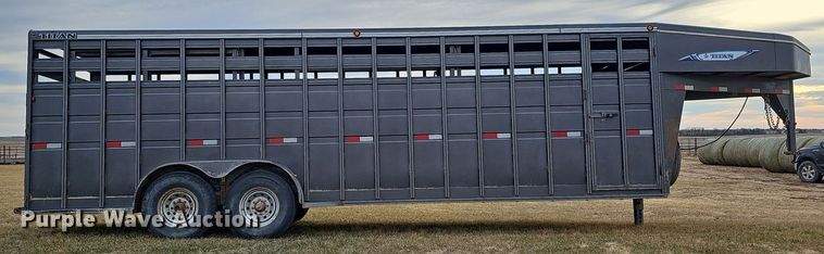 image for item DQ8563 2011 Titan BR8382  livestock trailer