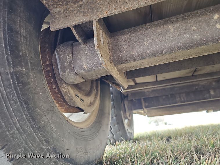 image for item DQ8563 2011 Titan BR8382  livestock trailer