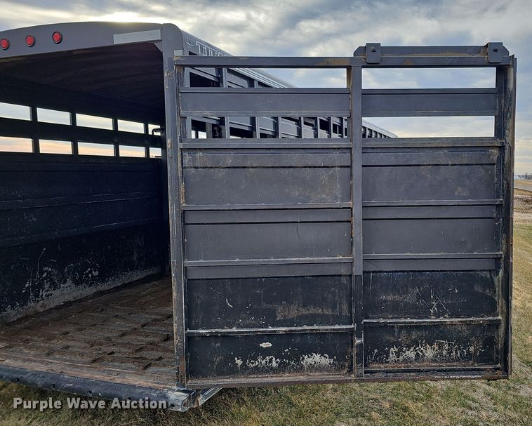 image for item DQ8563 2011 Titan BR8382  livestock trailer