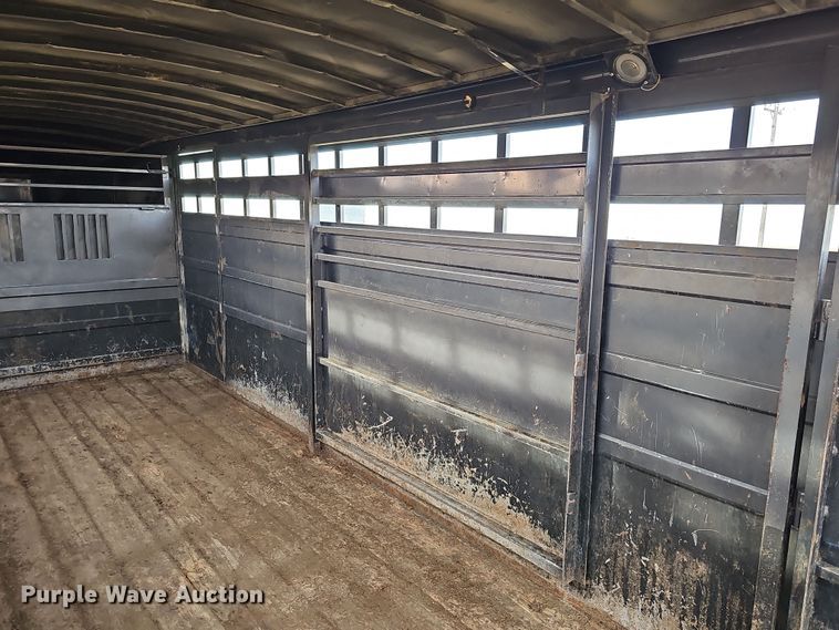 image for item DQ8563 2011 Titan BR8382  livestock trailer