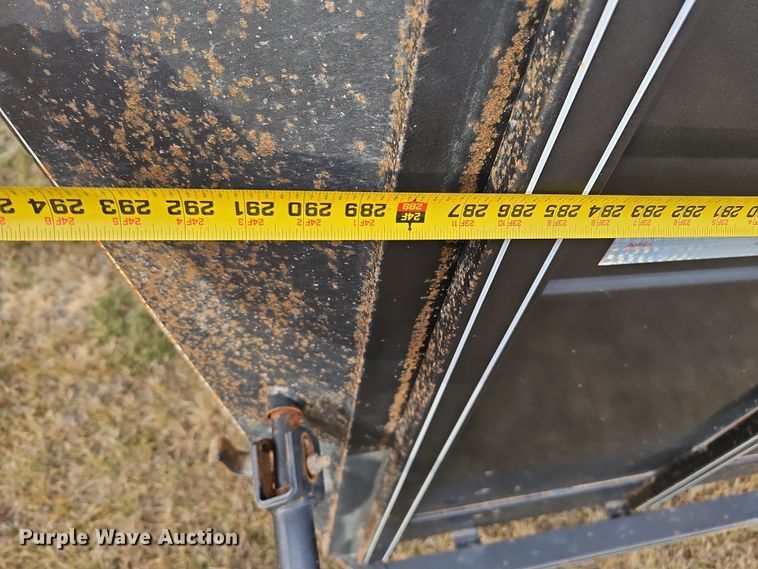 image for item DQ8563 2011 Titan BR8382  livestock trailer