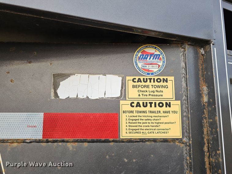 image for item DQ8563 2011 Titan BR8382  livestock trailer