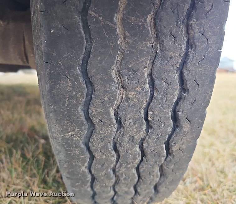 image for item DQ8563 2011 Titan BR8382  livestock trailer