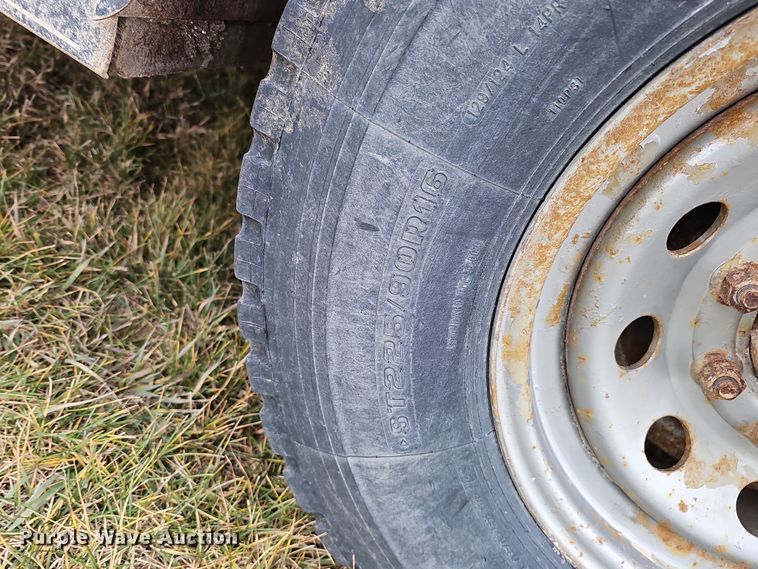 image for item DQ8563 2011 Titan BR8382  livestock trailer
