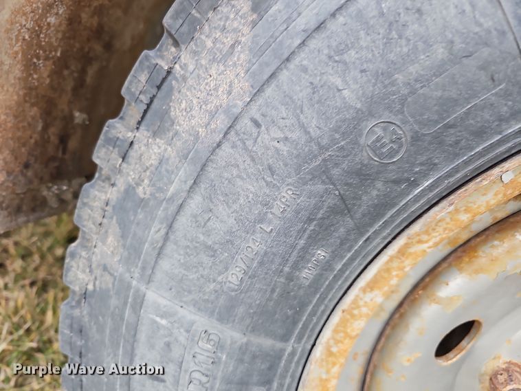 image for item DQ8563 2011 Titan BR8382  livestock trailer