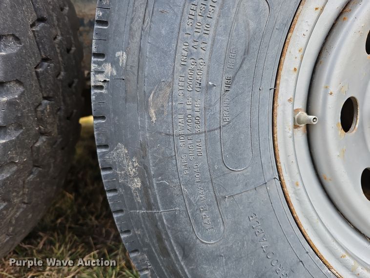 image for item DQ8563 2011 Titan BR8382  livestock trailer