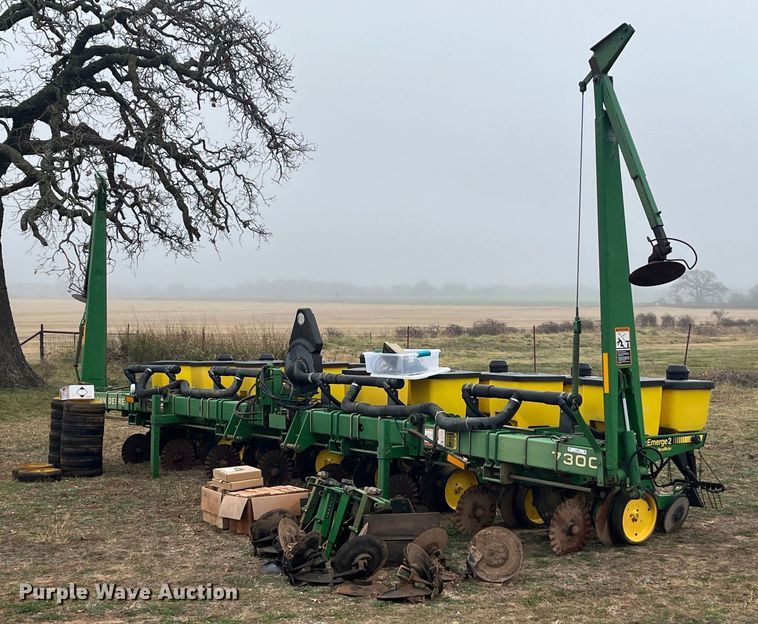 image for item EI0558 John Deere 7300 MaxEmerge 2  planter