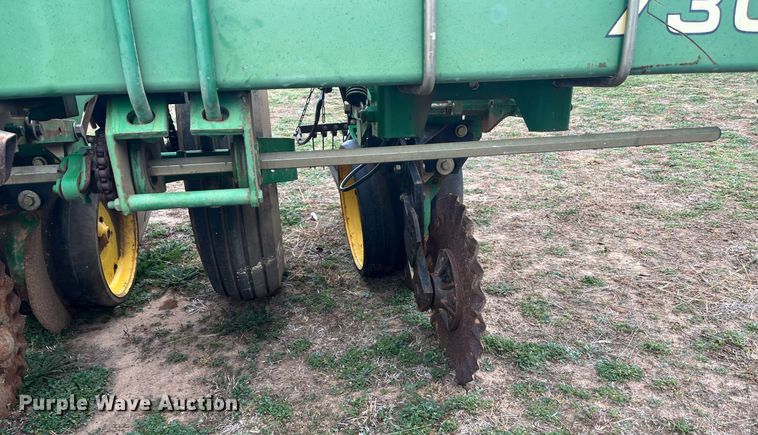 image for item EI0558 John Deere 7300 MaxEmerge 2  planter