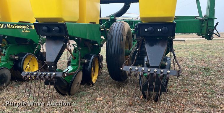 image for item EI0558 John Deere 7300 MaxEmerge 2  planter