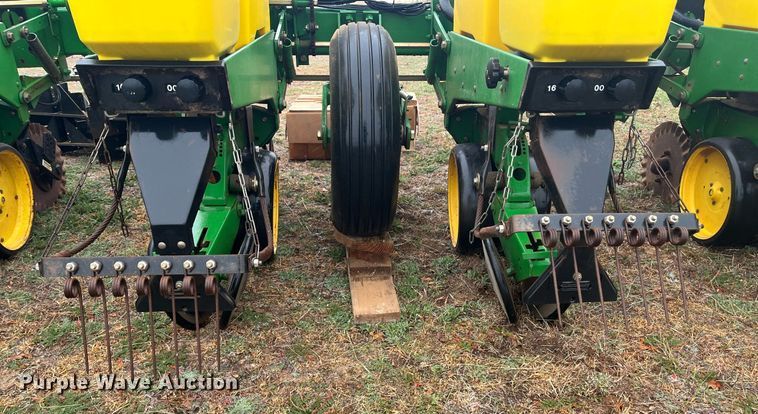 image for item EI0558 John Deere 7300 MaxEmerge 2  planter