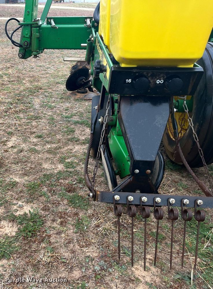 image for item EI0558 John Deere 7300 MaxEmerge 2  planter
