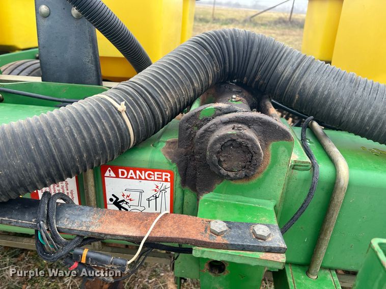 image for item EI0558 John Deere 7300 MaxEmerge 2  planter