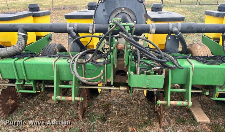 image for item EI0558 John Deere 7300 MaxEmerge 2  planter