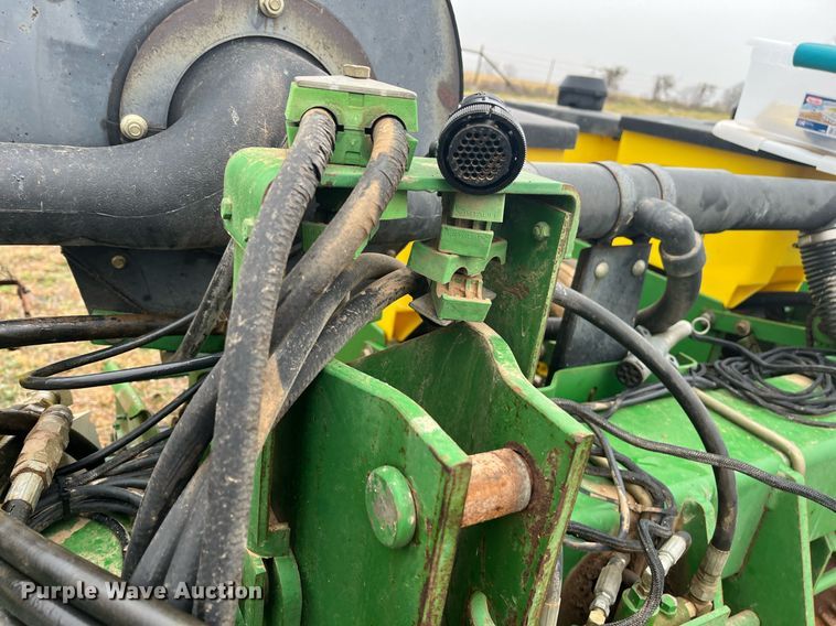 image for item EI0558 John Deere 7300 MaxEmerge 2  planter