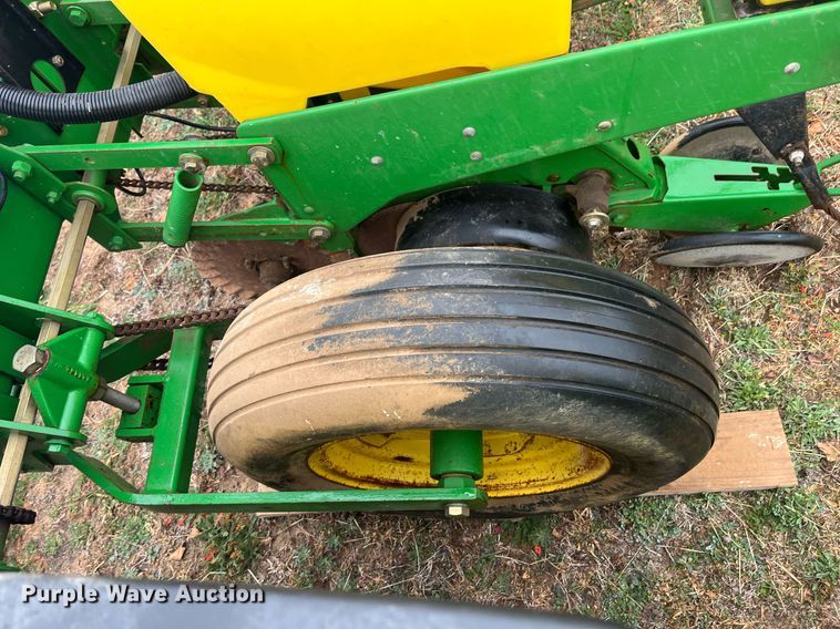 image for item EI0558 John Deere 7300 MaxEmerge 2  planter