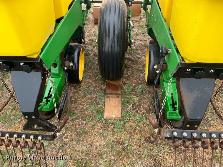 image for item EI0558 John Deere 7300 MaxEmerge 2  planter