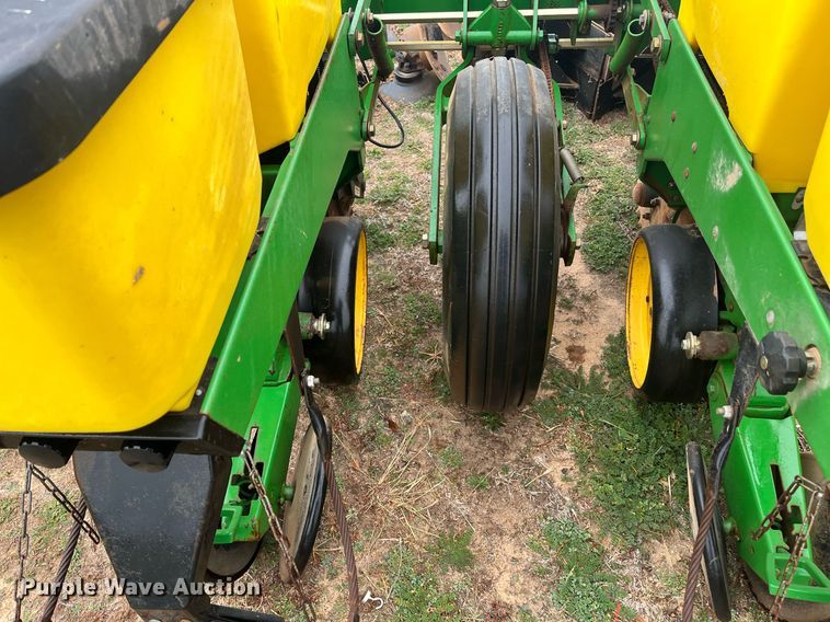 image for item EI0558 John Deere 7300 MaxEmerge 2  planter