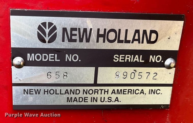 image for item EI0559 2001 New Holland 658  round baler