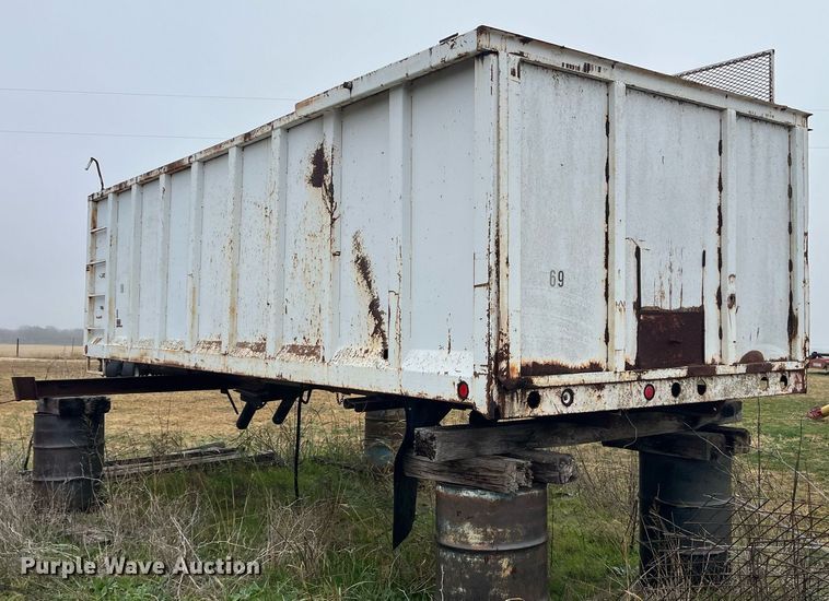 image for item EI0561 Grain truck bed