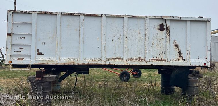 image for item EI0561 Grain truck bed