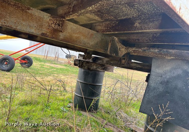 image for item EI0561 Grain truck bed