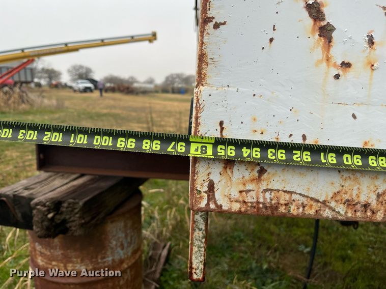 image for item EI0561 Grain truck bed