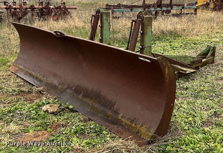 image for item EI0562 John Deere  12' L blade