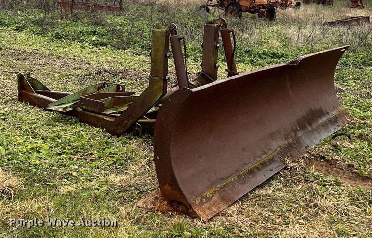 image for item EI0562 John Deere  12' L blade