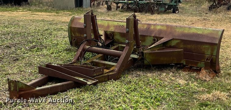 image for item EI0562 John Deere  12' L blade