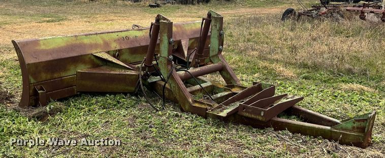 image for item EI0562 John Deere  12' L blade