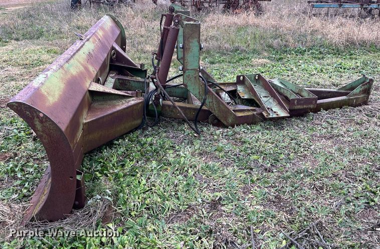 image for item EI0562 John Deere  12' L blade