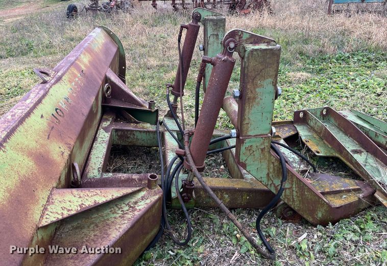 image for item EI0562 John Deere  12' L blade