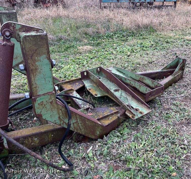 image for item EI0562 John Deere  12' L blade