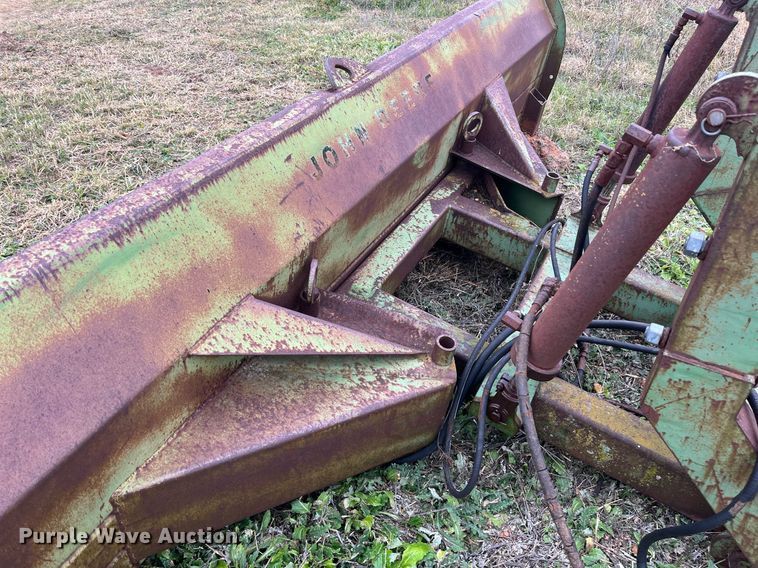 image for item EI0562 John Deere  12' L blade