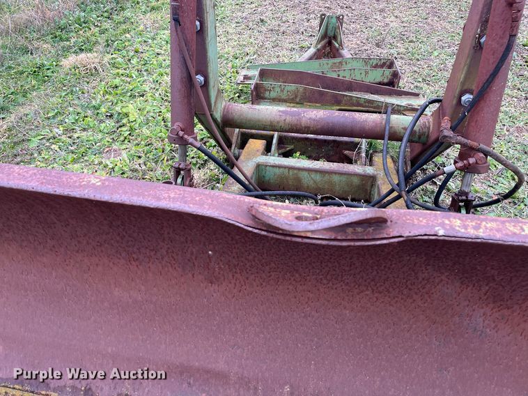 image for item EI0562 John Deere  12' L blade