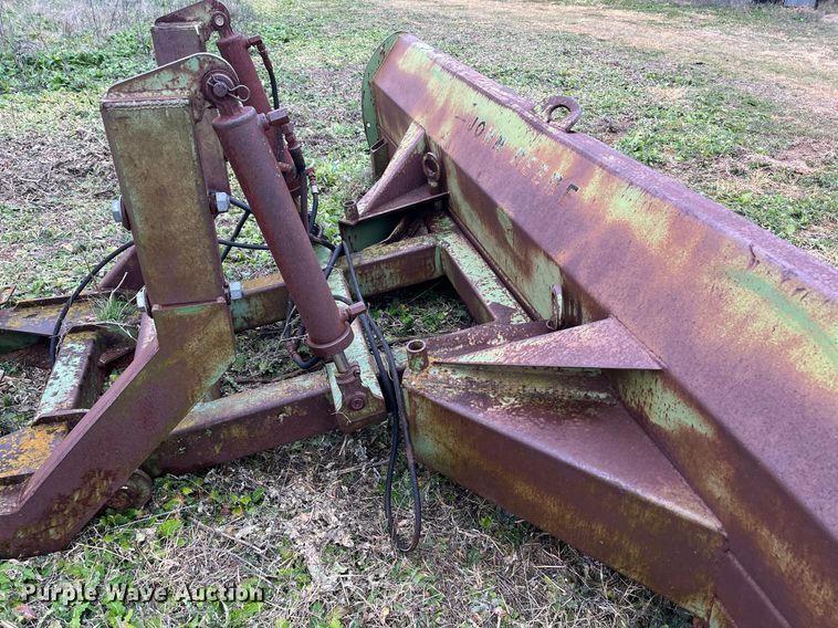 image for item EI0562 John Deere  12' L blade