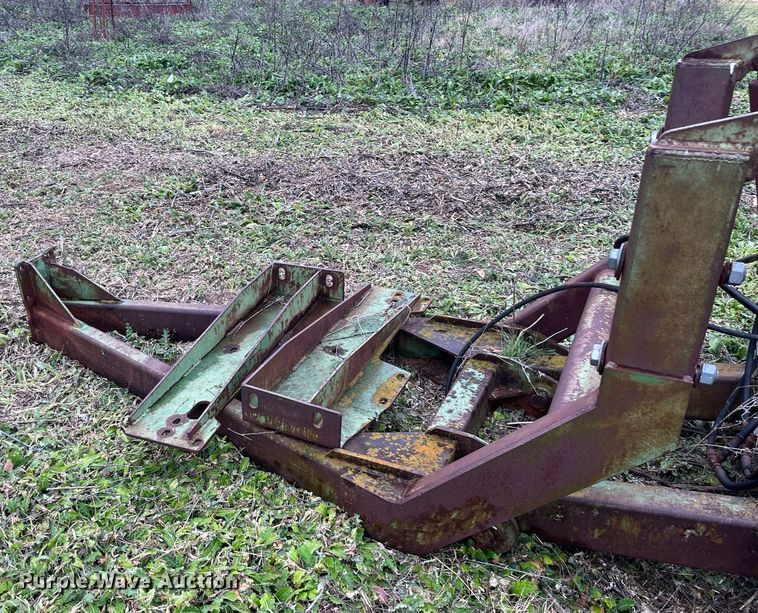 image for item EI0562 John Deere  12' L blade