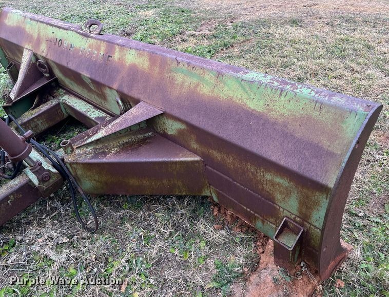 image for item EI0562 John Deere  12' L blade