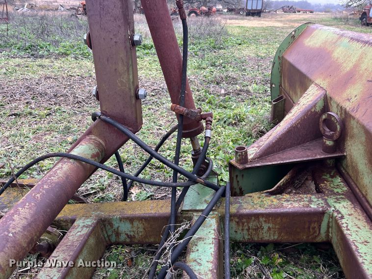 image for item EI0562 John Deere  12' L blade