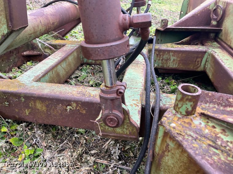 image for item EI0562 John Deere  12' L blade