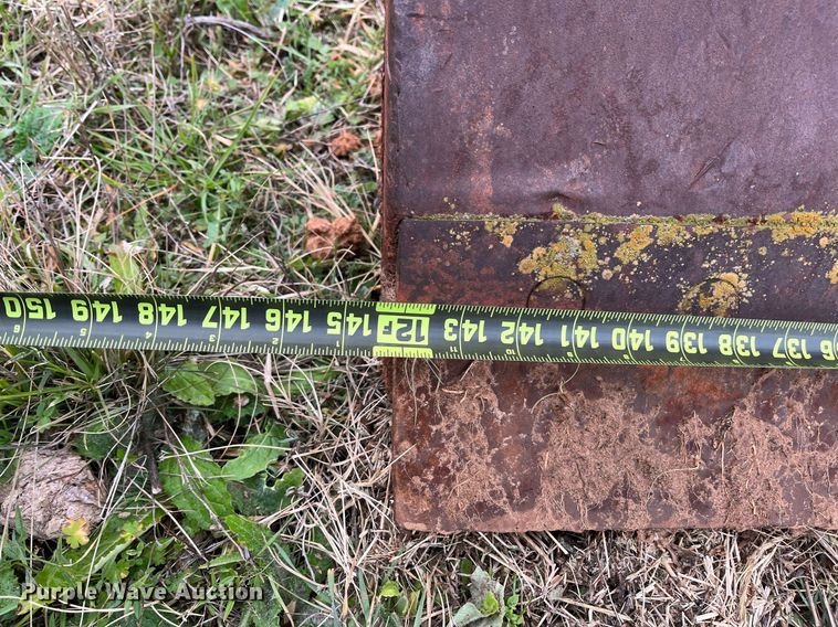 image for item EI0562 John Deere  12' L blade