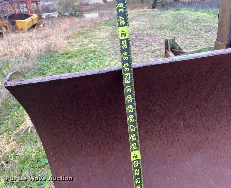 image for item EI0562 John Deere  12' L blade