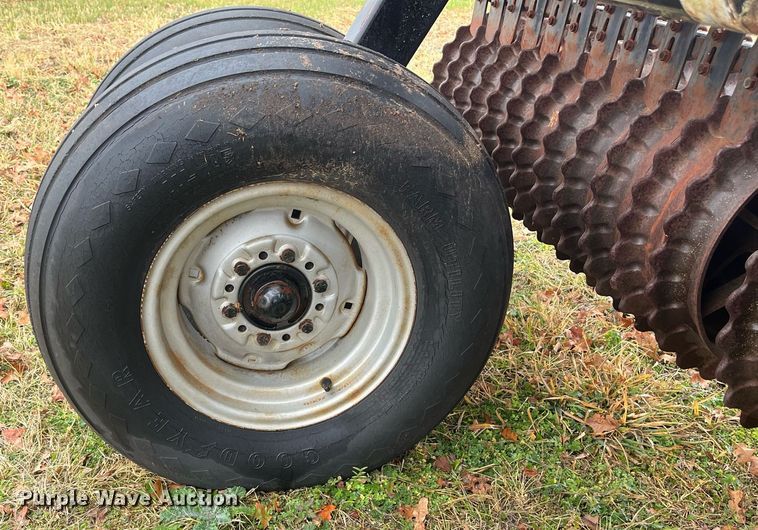 image for item EI0564 Farm Hand WP42  cultipacker