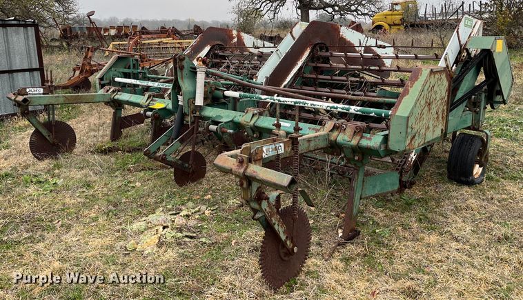 image for item EI0565 KMC  peanut harvester