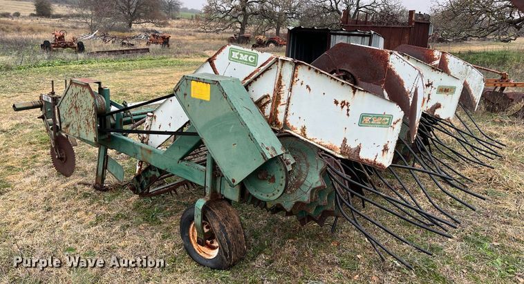 image for item EI0565 KMC  peanut harvester