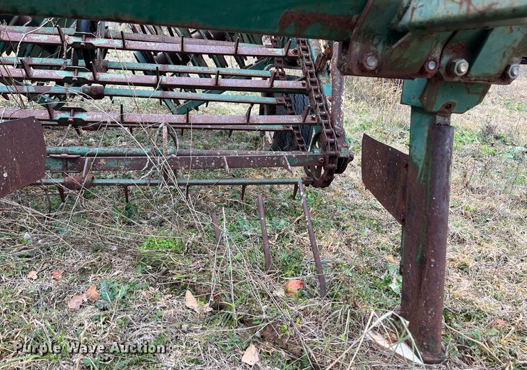 image for item EI0565 KMC  peanut harvester